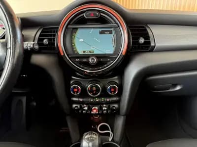 Vendo MINI One 2016 - 12999 EUR, 132000 km - AUTO.MOTO.pt