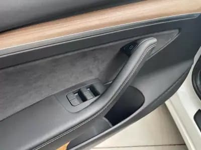 Vendo Tesla Model 3 2023 - 33900 EUR, 35000 km - AUTO.MOTO.pt