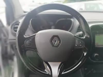 Vendo Renault Captur 2016 - 12490 EUR, 138211 km - AUTO.MOTO.pt