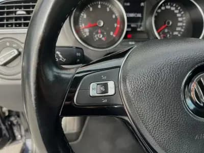 Vendo Volkswagen Polo 2015 - 8750 EUR, 140000 km - AUTO.MOTO.pt