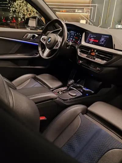 Vendo BMW 118 2021 - 22750 EUR, 111912 km - AUTO.MOTO.pt