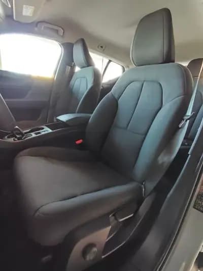 Vendo Volvo XC 40 2023 - 37650 EUR, 24400 km - AUTO.MOTO.pt