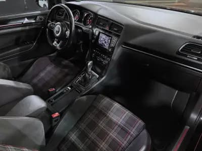 Vendo Volkswagen Golf 2015 - 22990 EUR, 173306 km - AUTO.MOTO.pt