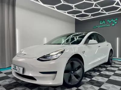 Vendo Tesla Model 3 2019 - 17999 EUR, 166200 km - AUTO.MOTO.pt