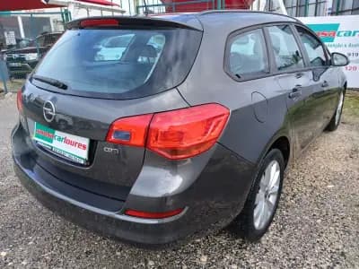Vendo Opel Astra Sports Tourer 2012 - 6950 EUR, 178110 km - AUTO.MOTO.pt