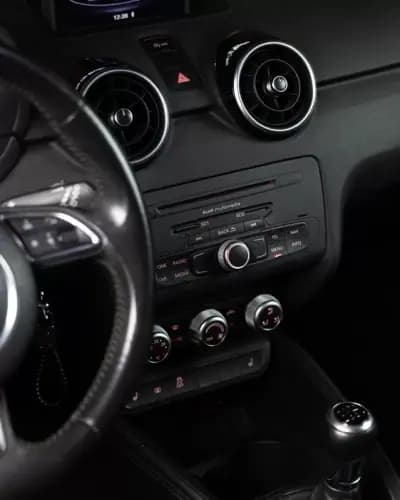 Sell Audi A1 2010 - 8950 EUR, 193000 km - AUTO.MOTO.pt