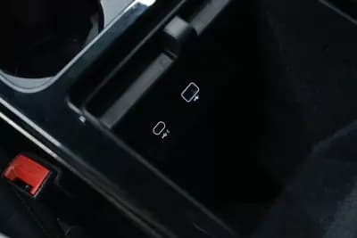 Sell Land Rover Range Rover Evoque 2023 - 42950 EUR, 46000 km - AUTO.MOTO.pt