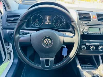 Vendo Volkswagen Jetta 2010 - 8000 EUR, 170000 km - AUTO.MOTO.pt