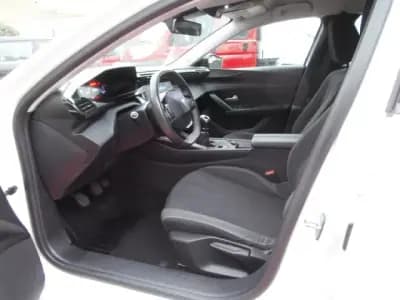 Vendo Peugeot 308 2022 - 22000 EUR, 118452 km - AUTO.MOTO.pt