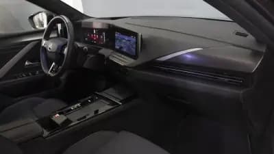 Vendo Opel Astra 2024 - 24450 EUR, 13500 km - AUTO.MOTO.pt