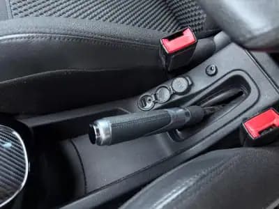 Sell Citroën DS3 2013 - 9995 EUR, 137790 km - AUTO.MOTO.pt