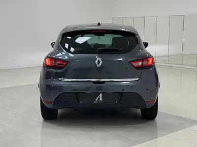 Vendo Renault Clio 2017 - 11890 EUR, 109000 km - AUTO.MOTO.pt