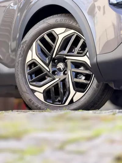 Vendo Citroën C4 2023 - 18950 EUR, 47000 km - AUTO.MOTO.pt