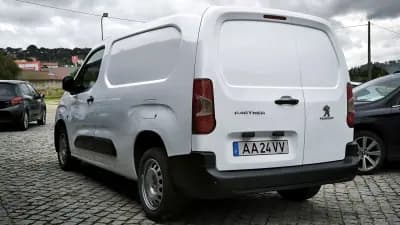 Vendo Peugeot Partner 2020 - 14490 EUR, 110714 km - AUTO.MOTO.pt