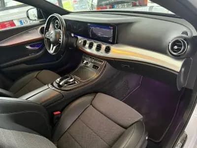 Vendo Mercedes-Benz E 220 2020 - 37900 EUR, 84701 km - AUTO.MOTO.pt