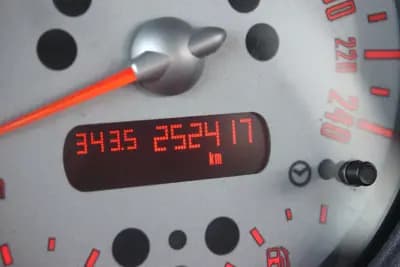 Vendo MINI 2006 - 6400 EUR, 252417 km - AUTO.MOTO.pt