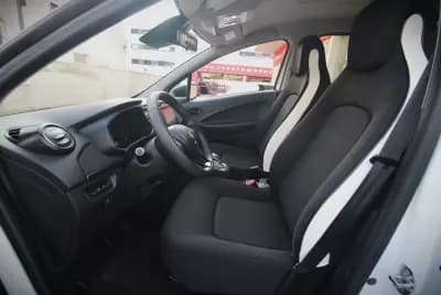 Vendo Renault Zoe 2020 - 14350 EUR, 62000 km - AUTO.MOTO.pt