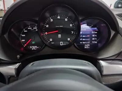 Vendo Porsche 718 Boxster 2019 - 64900 EUR, 68000 km - AUTO.MOTO.pt