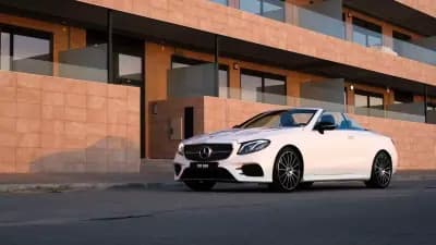 Vendo Mercedes-Benz E 220 2018 - 49000 EUR, 103000 km - AUTO.MOTO.pt