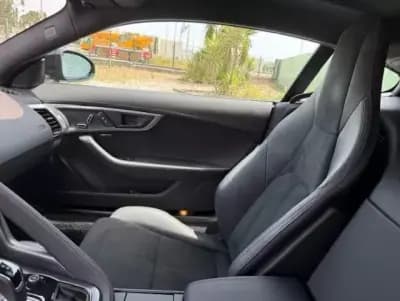 Vendo Jaguar F-Type 2023 - 70000 EUR, 21800 km - AUTO.MOTO.pt