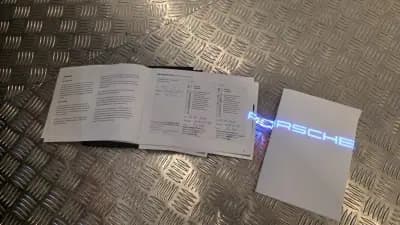 Vendo Porsche 992 2021 - 159500 EUR, 69488 km - AUTO.MOTO.pt