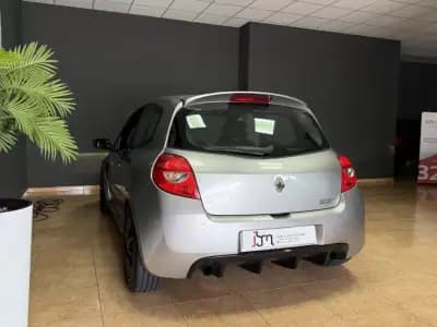 Vendo Renault Clio 2006 - 17500 EUR, 148741 km - AUTO.MOTO.pt