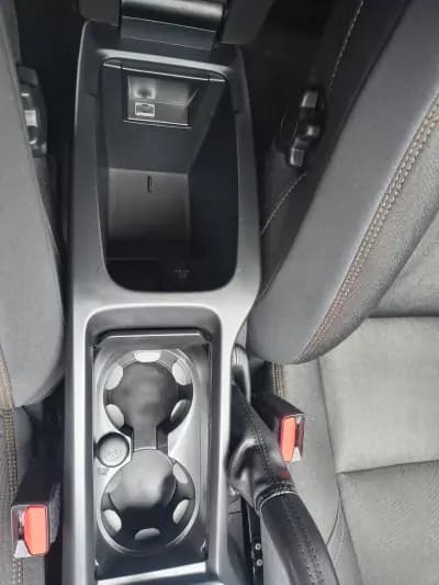 Vendo Volvo V40 Cross Country 2015 - 13900 EUR, 162000 km - AUTO.MOTO.pt