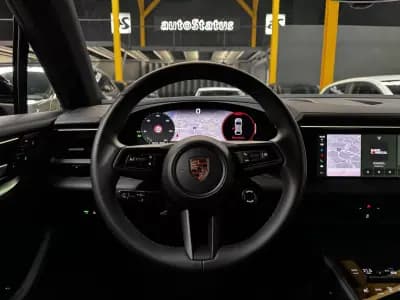 Vendo Porsche Macan 2025 - 87990 EUR, 15800 km - AUTO.MOTO.pt