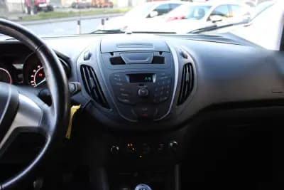 Sell Ford Transit Courier 2020 - 12400 EUR, 140939 km - AUTO.MOTO.pt