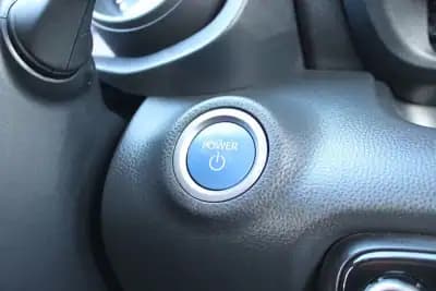 Sell Toyota Yaris 2021 - 19400 EUR, 90004 km - AUTO.MOTO.pt