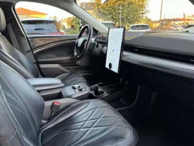 Vendo Ford Mustang Mach-E 2021 - 28990 EUR, 118000 km - AUTO.MOTO.pt