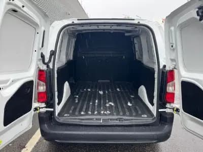 Vendo Opel Combo 2022 - 13950 EUR, 129000 km - AUTO.MOTO.pt