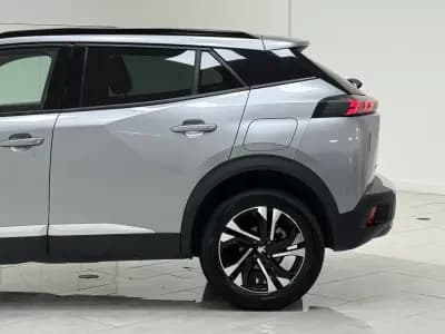 Vendo Peugeot 2008 2021 - 17990 EUR, 99850 km - AUTO.MOTO.pt