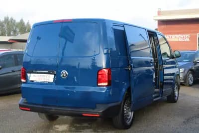 Vendo Volkswagen Transporter 2021 - 22990 EUR, 115000 km - AUTO.MOTO.pt