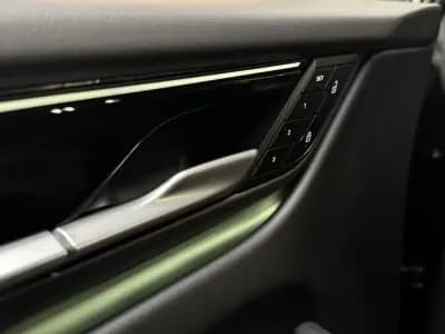 Vendo Porsche Macan 2025 - 87990 EUR, 15800 km - AUTO.MOTO.pt