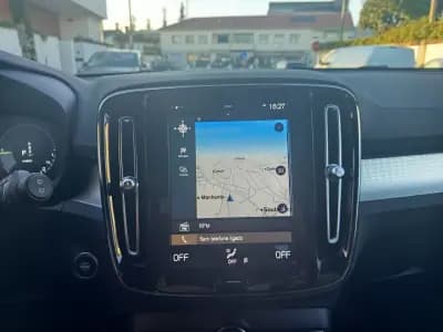 Vendo Volvo XC 40 2022 - 29490 EUR, 63800 km - AUTO.MOTO.pt