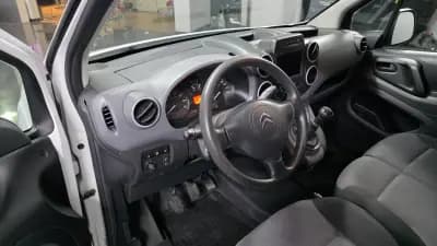 Vendo Citroën Berlingo 2018 - 17990 EUR, 67000 km - AUTO.MOTO.pt