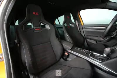 Vendo Renault Mégane 2023 - 75000 EUR, 4000 km - AUTO.MOTO.pt