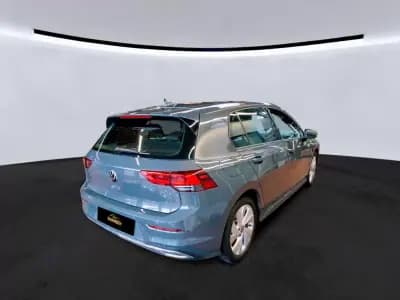 Vendo Volkswagen Golf 2021 - 23990 EUR, 76349 km - AUTO.MOTO.pt