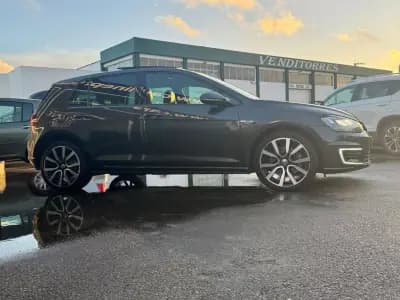 Vendo Volkswagen Golf 2015 - 16900 EUR, 139035 km - AUTO.MOTO.pt