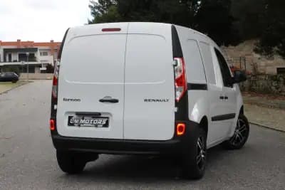 Vendo Renault Kangoo 2019 - 11900 EUR, 135000 km - AUTO.MOTO.pt
