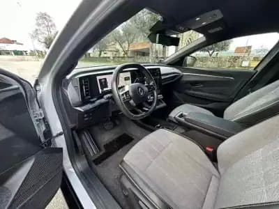 Vendo Renault Mégane E-Tech 2022 - 24999 EUR, 101000 km - AUTO.MOTO.pt