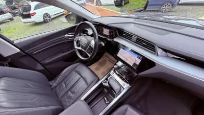 Sell Audi e-tron Sportback 2020 - 31990 EUR, 80000 km - AUTO.MOTO.pt