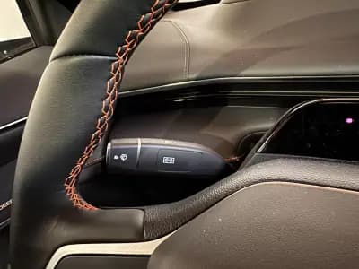 Sell 2025 - 40900 EUR, 4055 km - AUTO.MOTO.pt