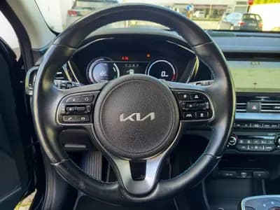 Vendo Kia e-Niro 2022 - 23490 EUR, 65800 km - AUTO.MOTO.pt