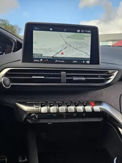 Vendo Peugeot 3008 2019 - 19600 EUR, 84500 km - AUTO.MOTO.pt