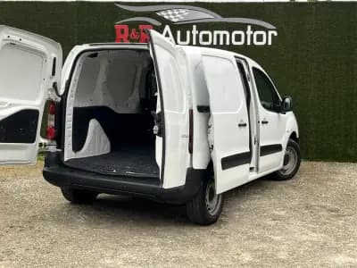 Sell Peugeot Partner 1.6 BlueHdi 3 Lug 2018 - 9800 EUR, 200000 km - AUTO.MOTO.pt