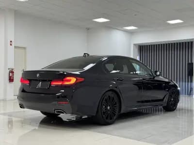 Vendo BMW 530 2020 - 31990 EUR, 120000 km - AUTO.MOTO.pt