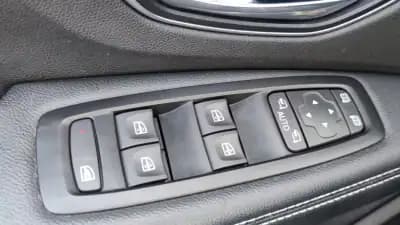 Vendo Renault Scénic 2017 - 12990 EUR, 172302 km - AUTO.MOTO.pt