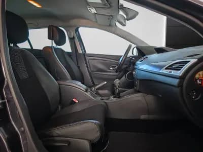 Vendo Renault Mégane Sport Tourer 2009 - 10450 EUR, 160000 km - AUTO.MOTO.pt